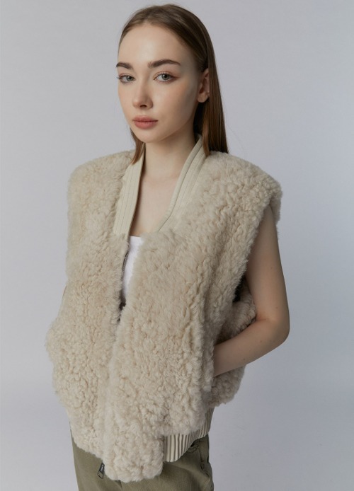 V lamb leather vest [Ivory]
